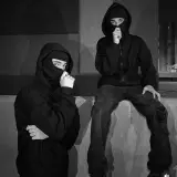 HOODIE NINJA الشبح نينجا الاصلي قطني قلاسي من خارج بملمس ناعم ومقطن وسخون من داخل للشباب لون اسود