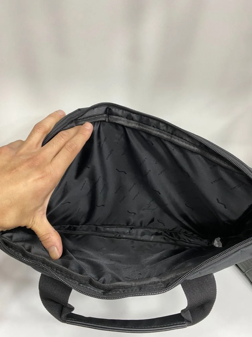 Cartable SUMDEX 15,6 pouces à bandoulière