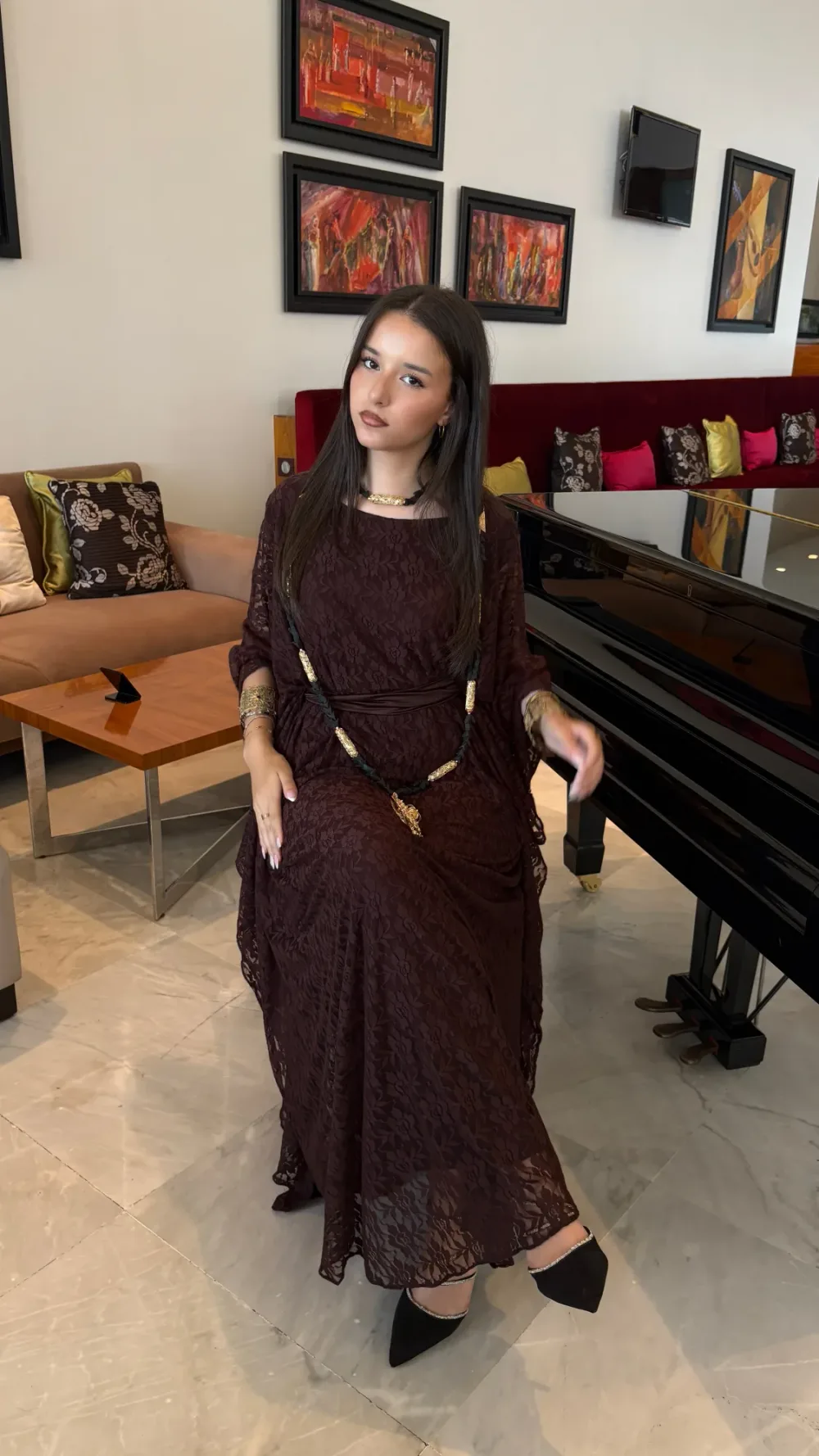 Robe d’hôtesse modèle Aura en dentelle