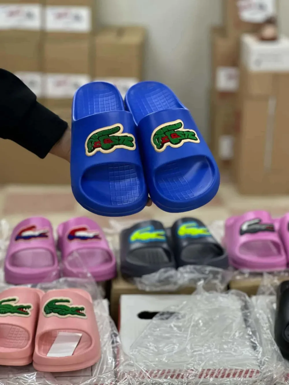 claquettes lacoste