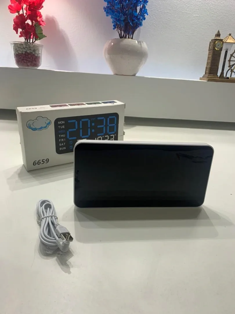 Horloge Murale et Table Numérique à Écran LED Multifunction – ساعة حائط و طاولة رقمية