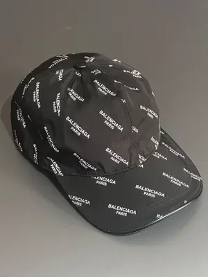 كاسكيطة بالنسياغا Balenciaga