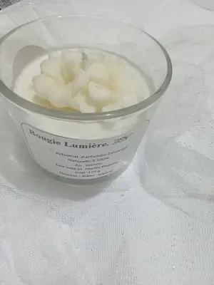 bougie blanche au jasmin
