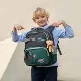 Sac à Dos Scolaire Delta Design Ergonomique avec Trousse et Pendentif Ours Inclus Gris SACKDS35GR - حقيبة ظهر مدرسية عصرية مع مقلمة مدمجة