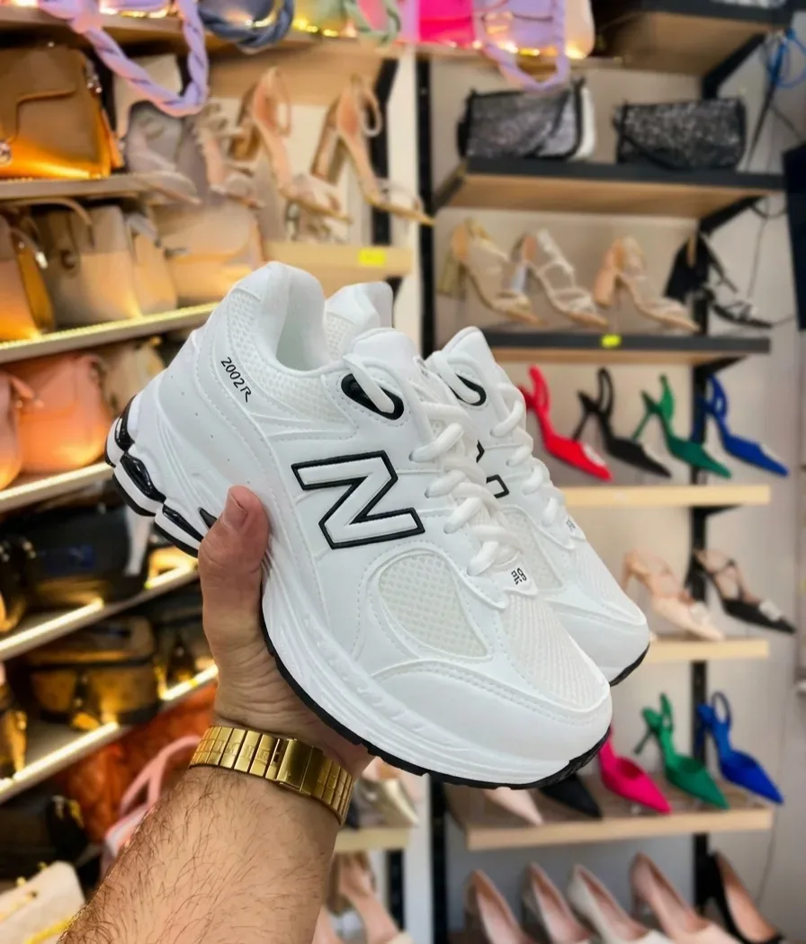 باسكات NEW BALANCE 2002R