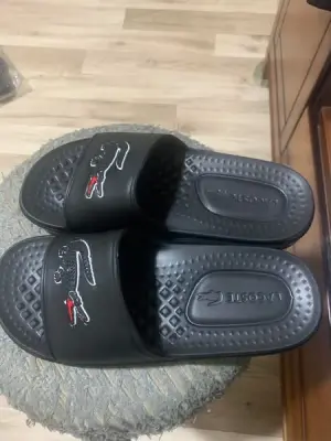 Claquette Lacoste