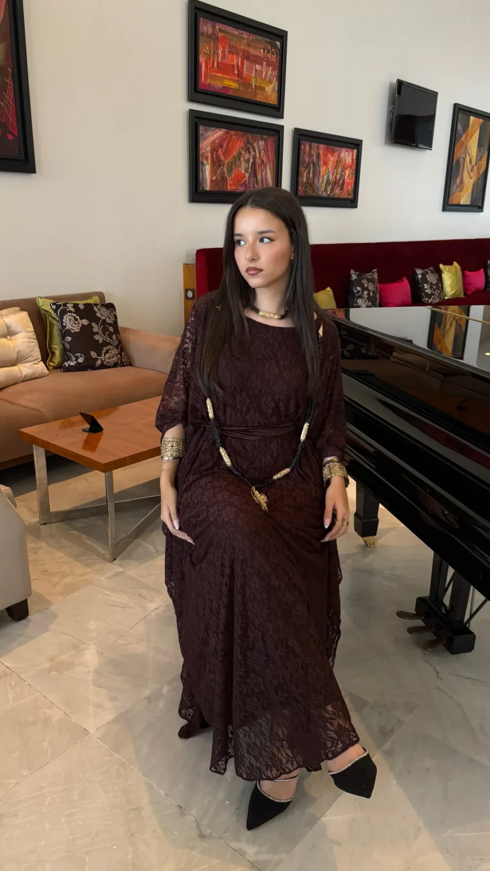 Robe d’hôtesse modèle Aura en dentelle
